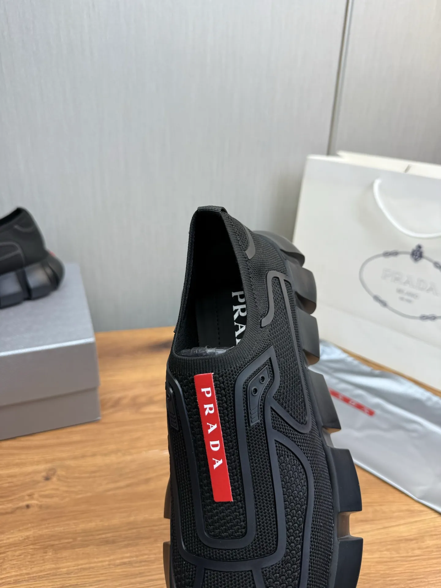 Men's shoes 💰580💰 [PRADA] Popular men's shoes shipped 👏Official website synchronized ⬆️Original fly-woven fabric + cowhide lining, 1⃣️:1⃣️reproduction, original sole, 38-45 (45. Customized, non-refundable)